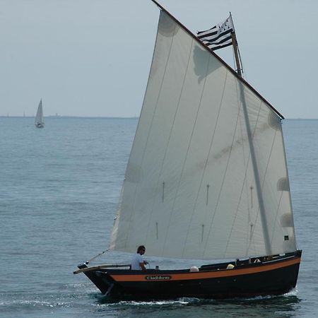 Votre Vue, La Mer, Les Bateaux !!! Wir Sprechen Flieben Deutsch, Touristentipps, We Speak English Concarneau Buitenkant foto